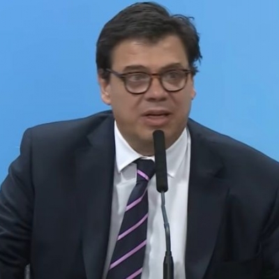 El Gobierno sobre el aumento de $4000 solo para privados: "Es una cifra fija para todas las categorías"