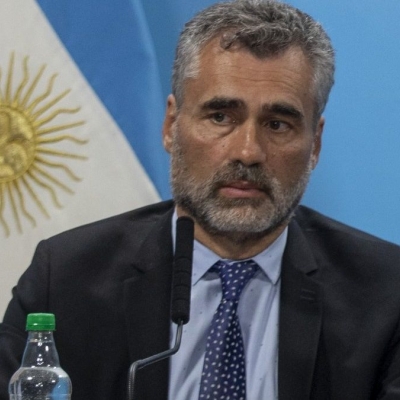 Alejandro Vanoli indicó que el bono para jubilados "en principio" no estará en mayo