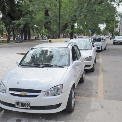 Taxistas quieren mantener la cuarentena y piden subsidios