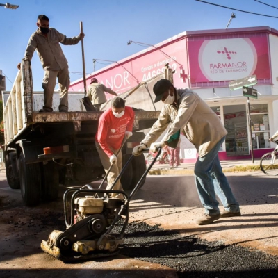 La municipalidad de la Capital comenzó con un plan de bacheo por la zona céntrica de la ciudad