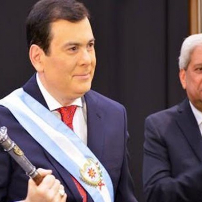 Santiago del Estero: bono de $ 34.000 a estatales y aumento salarial del 47%