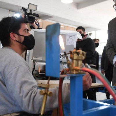 El empleo registrado subió por primera vez desde que arrancó la pandemia