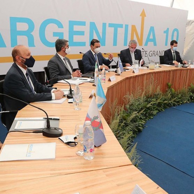 El Presidente anticipó un plan de obra pública regional