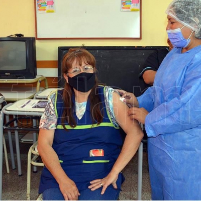 Avanza la vacunación a docentes en todo el país