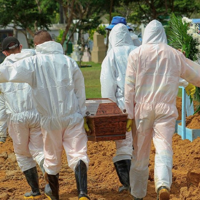 Con los hospitales al límite, un nuevo embate del coronavirus se cierne sobre Brasil