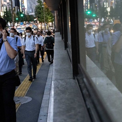 Japón pone más regiones en estado de emergencia ante el avance del coronavirus