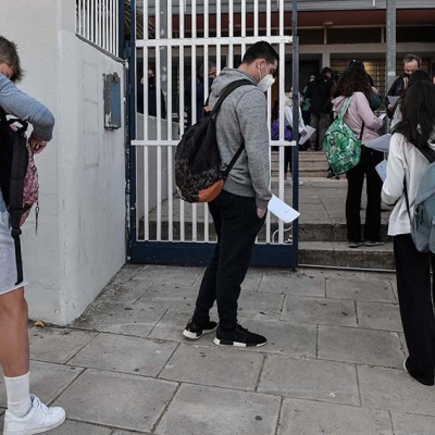 Grecia impuso restricciones por siete meses a quienes no estén vacunados