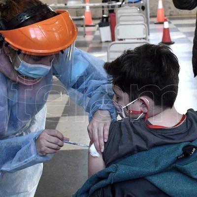 Avanza la vacunación de niños y adolescentes de entre 12 y 17 años en todo el país