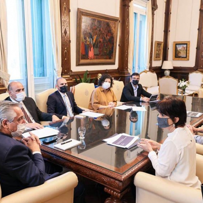 El Gobierno proyecta "formalizar" a los trabajadores de la economía social con nuevo monotributo