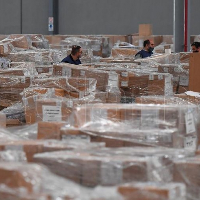 Comenzó la distribución de más de 100 mil urnas en todo el país
