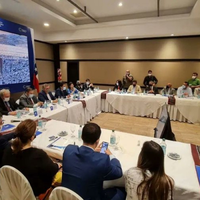 La Rioja y Catamarca miran hacia el Pacífico