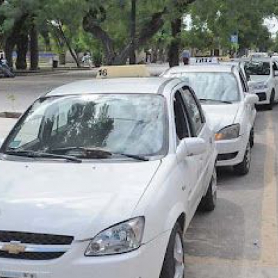 Aumentaron la tarifa para los taxis y remises