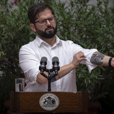 Boric promulgó la mayor suba del salario mínimo en tres décadas