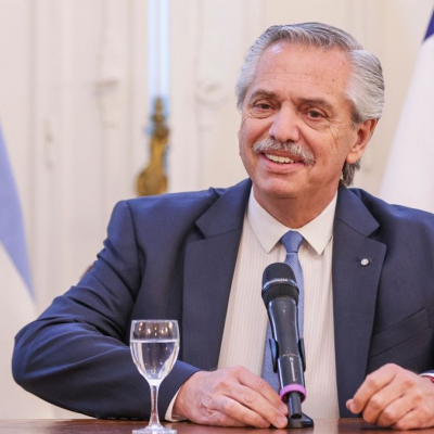 Fernández destacó la creación de 1.300.000 empleos y llamó a generar "más trabajo formal"