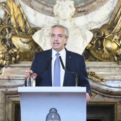 El Presidente instruyó para que se "investigue penalmente" el escándalo de los chats