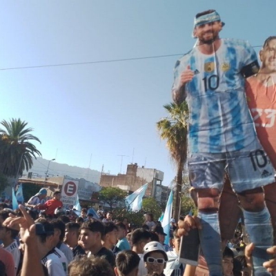 Los riojanos salieron a festejar la llegada a la final en Qatar 2022