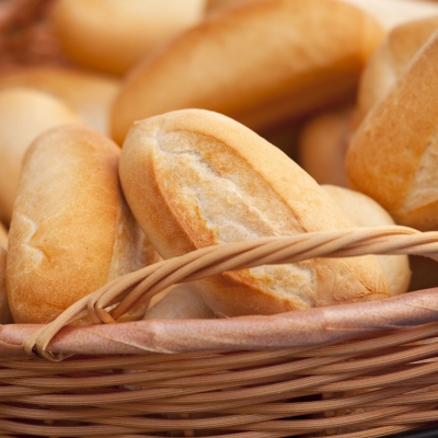 Desde el lunes el kilo de pan costará 400 pesos