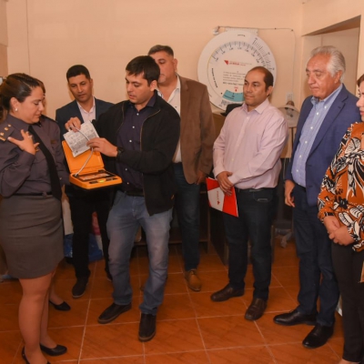 Entregaron prótesis dentales y un nuevo desfibrilador para el servicio penitenciario