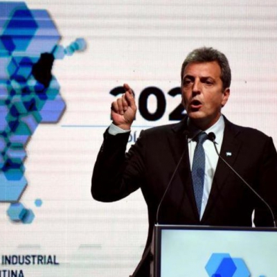 Massa volvió a convocar a un gobierno de unidad nacional y criticó a Milei