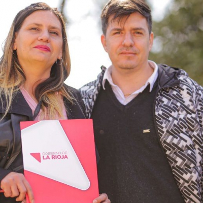 El Gobernador otorgó 96 decretos de pase a planta a trabajadores de Educación