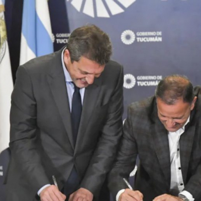 Quintela firmó convenios con Massa en Tucumán