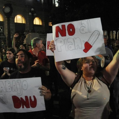 Hubo cacerolazos en distintos puntos del país contra de las medidas anunciadas por Milei