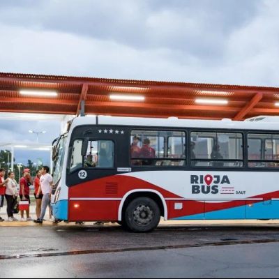 El transporte público tendrá aumentos mensuales a partir de mediados de enero