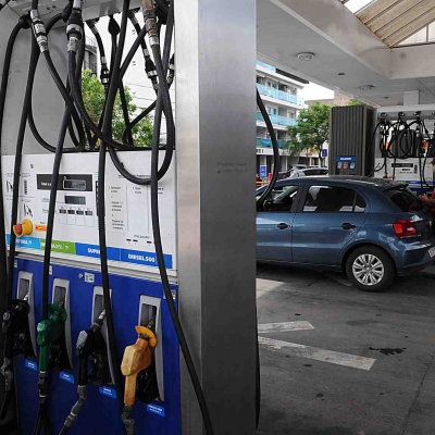 Advierten que habrá un aumento del 25% en el precio de la nafta para febrero