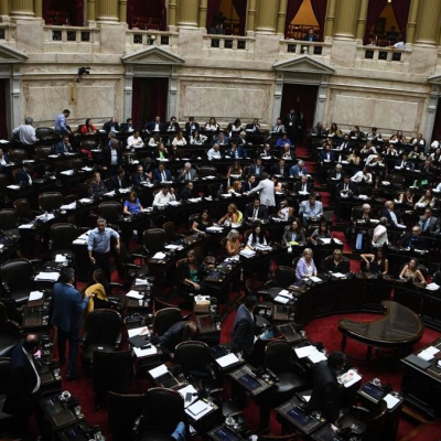 Oficialismo y dialoguistas buscan acuerdos para sancionar en particular la ley Bases