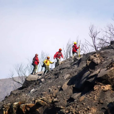 Se continúa trabajando para sofocar el incendio en el Cordón del Velazco