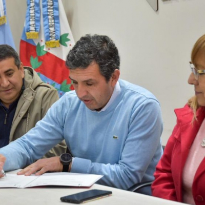 Educación firmó convenio con municipios para la terminalidad secundaria de jóvenes y adultos