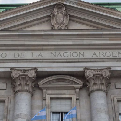 Caputo advirtió que cerrarán sucursales del Banco Nación en municipios que suban las tasas municipales