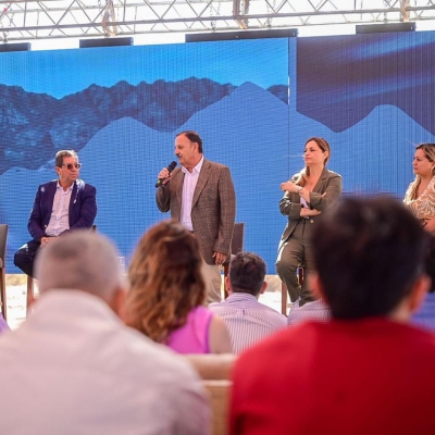 Quintela reafirmó su compromiso con el medio ambiente en un encuentro sobre minería