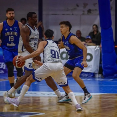 Aplastante victoria de Riachuelo frente a Argentino
