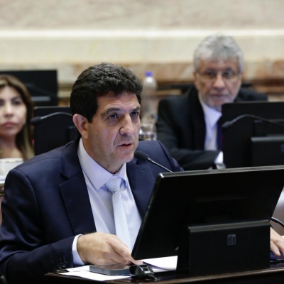 Rejal exigió que no se avale "el despojo de los recursos que le pertenecen al pueblo"