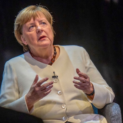Merkel comenta su posible papel como mediadora entre la UE y Rusia