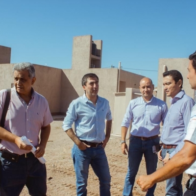 Velardez anunció que entregarán casas a familias que habitaban zona de riesgo