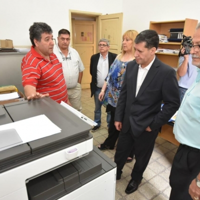 Casas observó la nueva tecnología adquirida por la Imprenta y Boletín Oficial