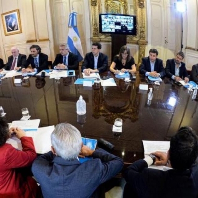 Reunión en Casa Rosada por el coronavirus: Alberto Fernández define medidas sobre jubilados, AUH y transporte