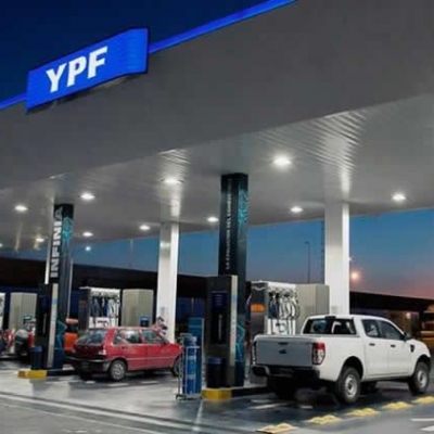 Los domingos permanecerán cerradas las estaciones de servicio en la Capital