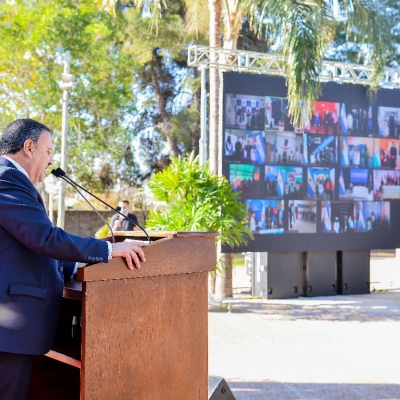 El Gobernador tomó la promesa de lealtad a la bandera a alumnos de 4º Grado