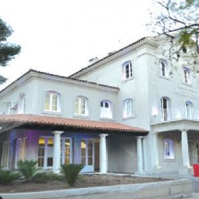 Restringen acceso a edificios municipales