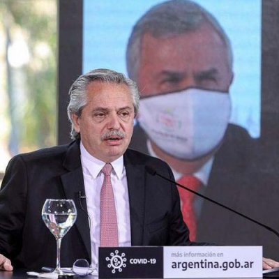 Fernández anunció una apertura escalonada: "Vamos a ir tratando de volver a la vida habitual"