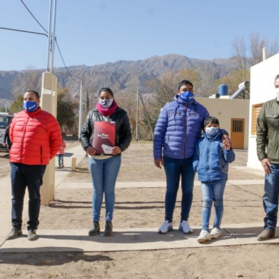 "Nosotros más que una vivienda entregamos un hogar", aseguró el Gobernador