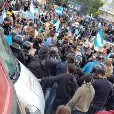 La marcha de los contagios: los anticuarentena en el Obelisco  
