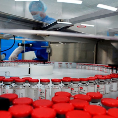 Rusia amplía su producción de Sputnik V con fábricas en tres continentes