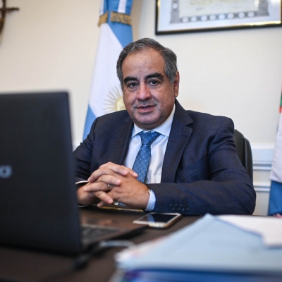 Julio Martínez donará su aumento salarial a instituciones públicas de La Rioja