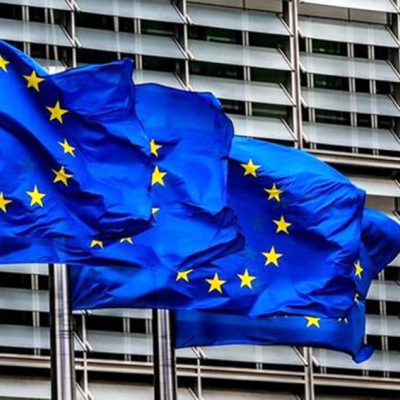 El ente regulador europeo "espera más datos" para decidir si autoriza una tercera dosis