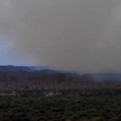 Un incendio forestal afecta la zona serrana en Tama