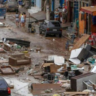 Para Bolsonaro, les faltó "visión" a quienes hicieron sus casas en zonas inundables